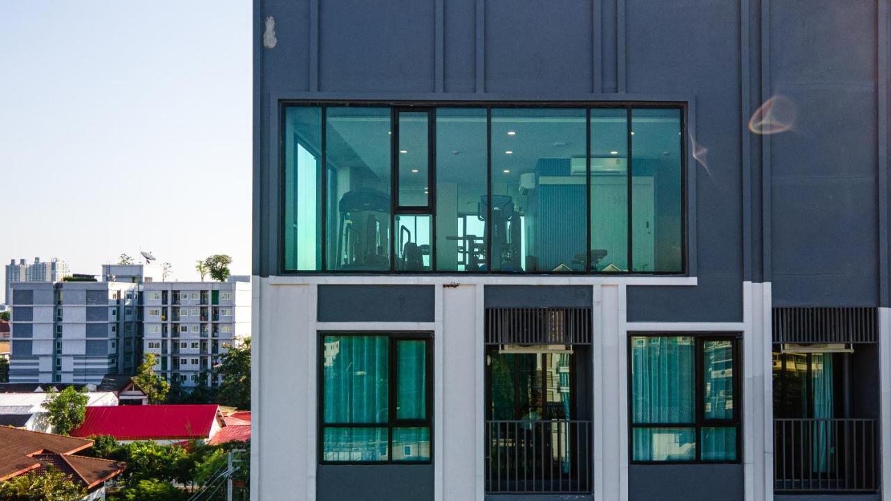 Wellness Stay & Hotel Sukhumvit 107 Banguecoque Exterior foto