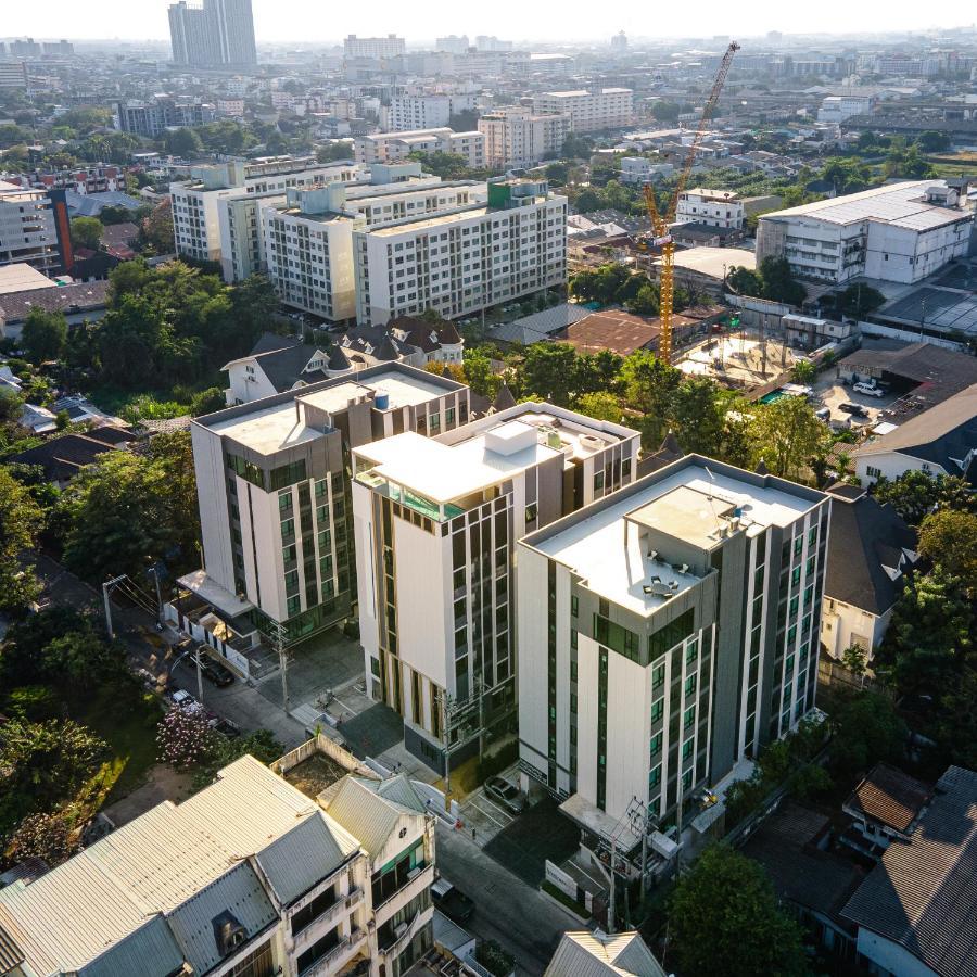 Wellness Stay & Hotel Sukhumvit 107 Banguecoque Exterior foto