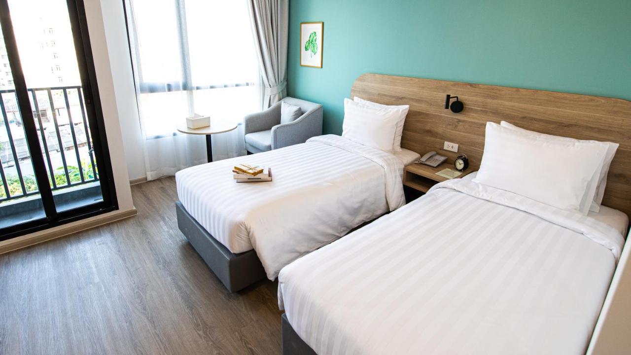 Wellness Stay & Hotel Sukhumvit 107 Banguecoque Exterior foto
