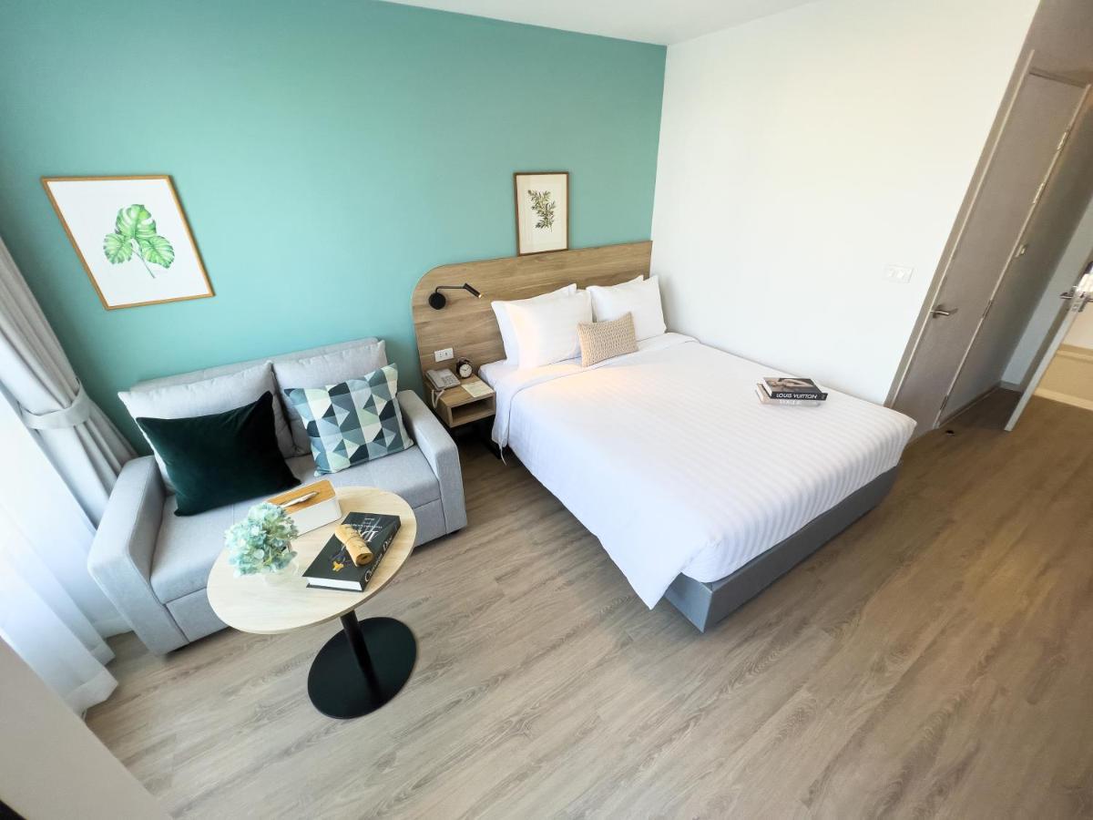 Wellness Stay & Hotel Sukhumvit 107 Banguecoque Exterior foto