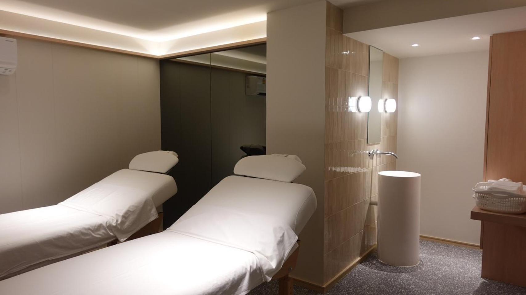 Wellness Stay & Hotel Sukhumvit 107 Banguecoque Exterior foto